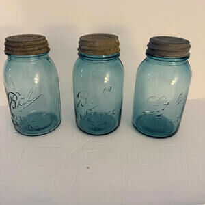 Vintage Set of 3 1923 BLUE BALL QUART JARS w/  zinc lids Cottage, Shabby Chic